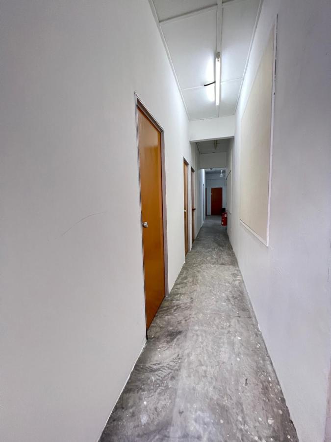 Jiaxin Dormitory - Puteri Wangsa 家馨旅舍 Ulu Tiram Exterior photo